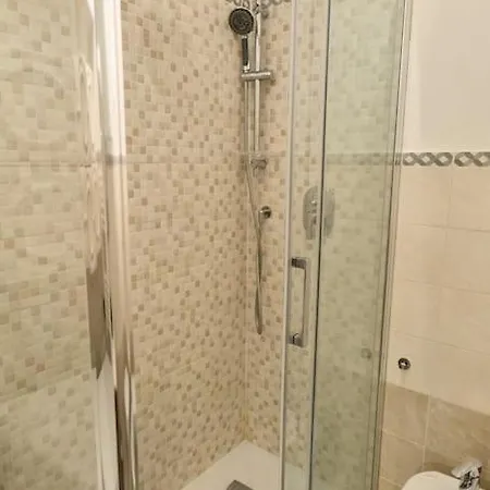 Modern Apartment - Near Isola Distric And Centrale-3